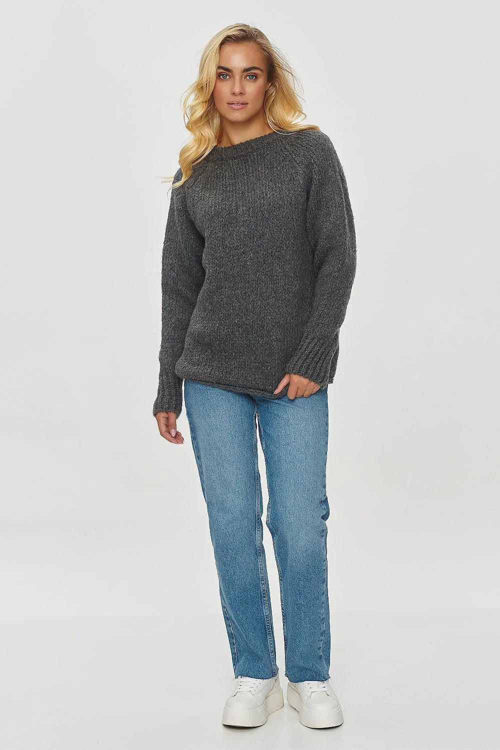 Pull-over ample pour femme Chandail Makadamia gris foncé manches longues encolure ronde tissu tricoté confortable et chaud