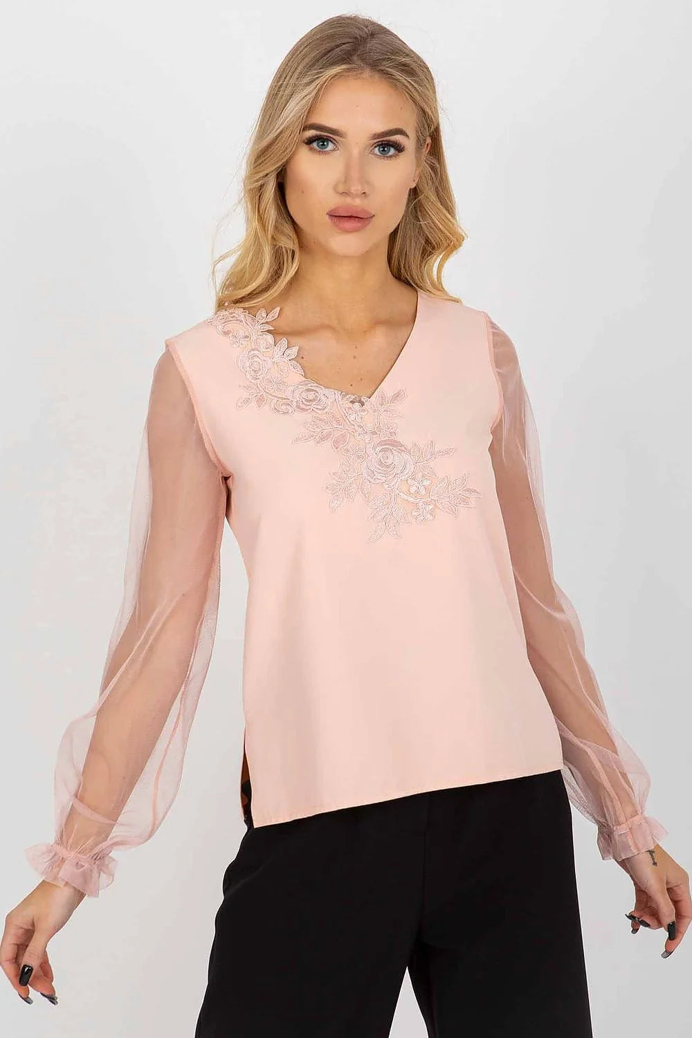 Chemisier Lakerta femme élégant romantique dentelle broderie florale tulle transparent manches bouffantes poignets volants col V coupe droite fluide beige