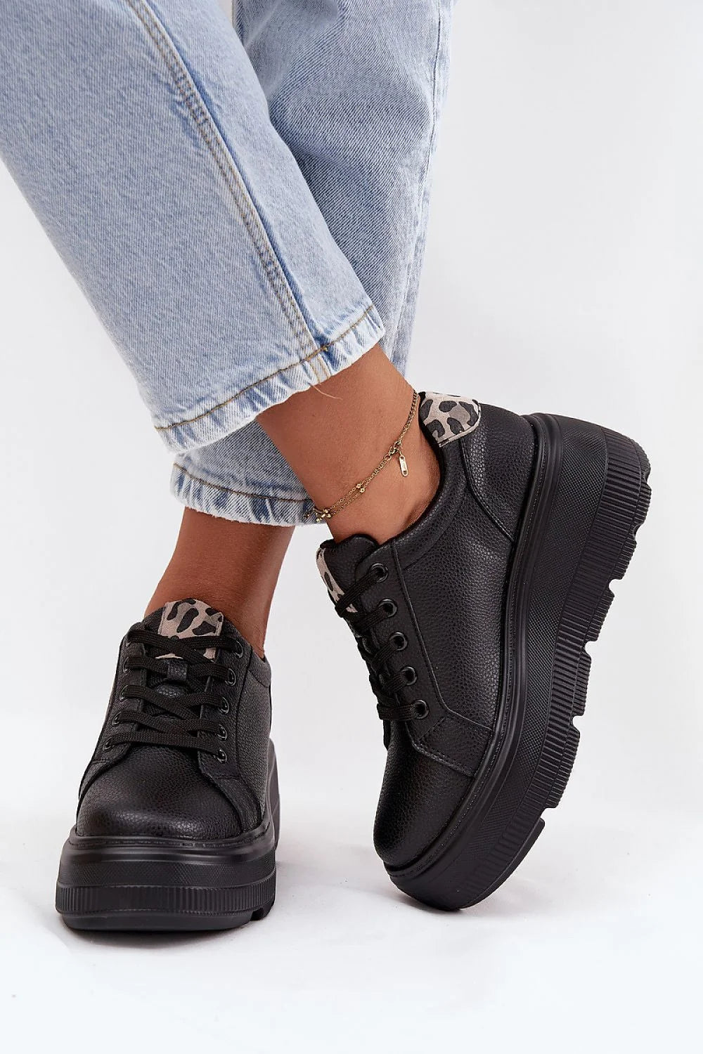 baskets femme Vinceza cuir naturel noir grainé plateforme épaisse crantée lacets œillets métalliques bout arrondi imprimé léopard beige confortable tendance