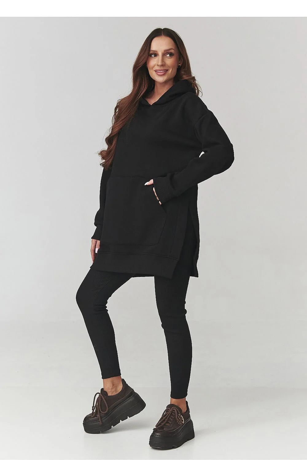 ensemble sweat capuche oversize long noir tunique molleton doux coton élasthanne leggings assortis poche kangourou poignets casual urbain confort