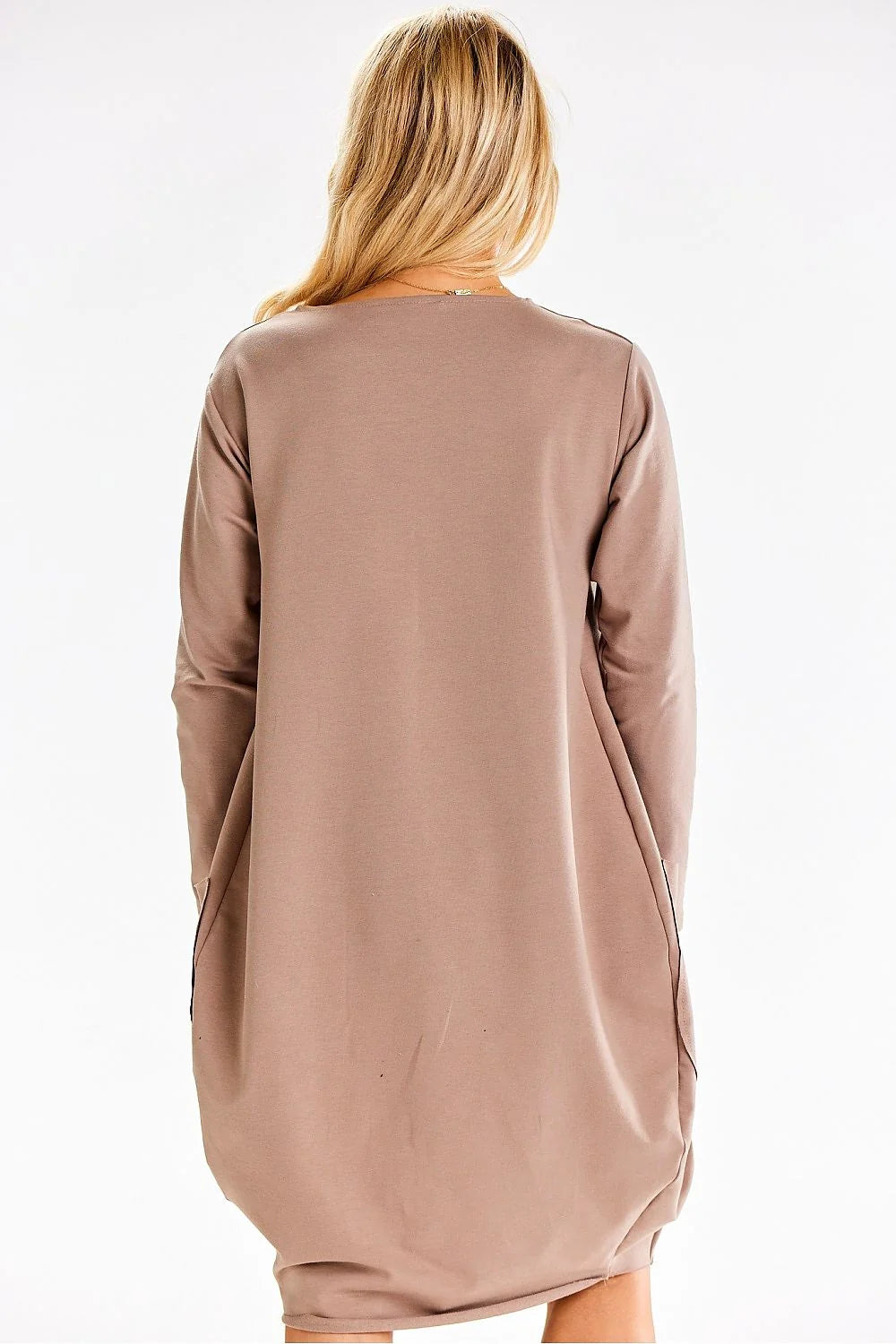 Robe de jour femme design épuré maille douce taupe manches longues poches latérales confortable polyvalente