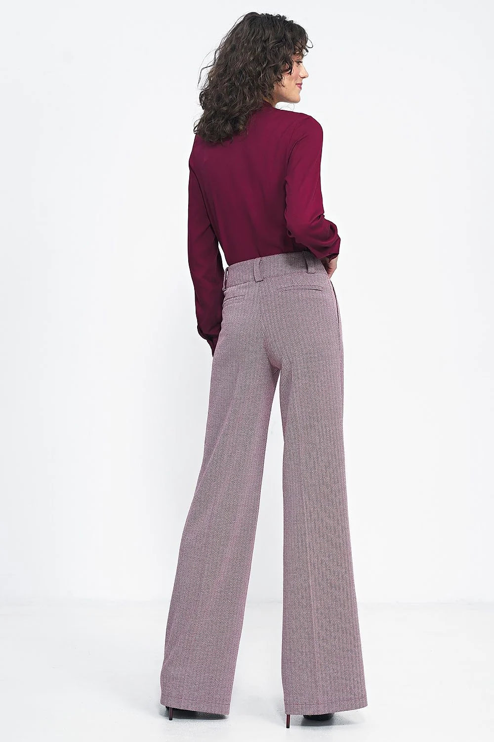 pantalon Nife femme bordeaux taille haute jambe large coupe évasée tissu texturé chevrons viscose polyester polyuréthane ceinture plis marqués élégant