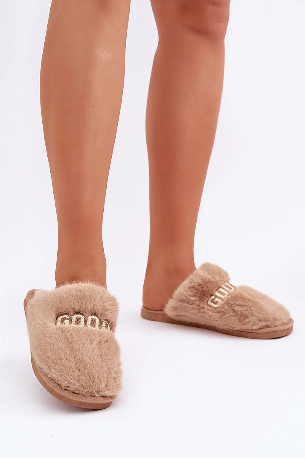 Pantoufles Step in style pour femme en fourrure douce, design moderne, confort intérieur, style tendance, couleur beige, tailles 36-41