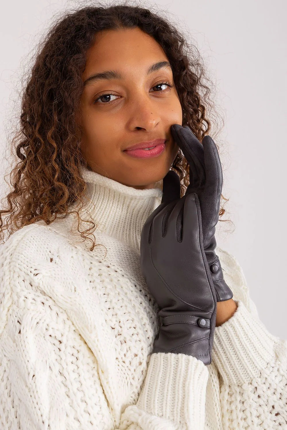 Gants élégants pour femmes en cuir gris foncé avec broderie fleur et boutons pression ajustables pour occasion formelle ou quotidienne