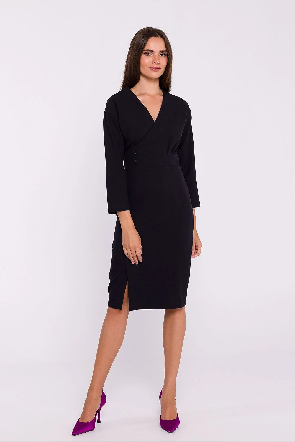 Robe élégante pour femme noire manches longues encolure V ajustée taille marquée longueur genoux coupe crayon