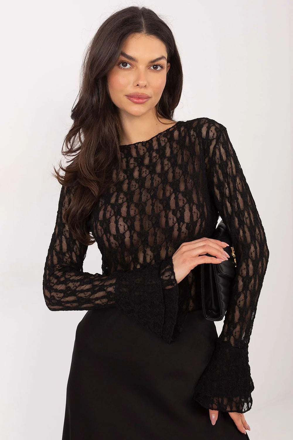 blouse dentelle noire manches longues volants cloche encolure bateau ajustée viscose élasthanne stretch semi transparente chic soirée élégante féminine confortable