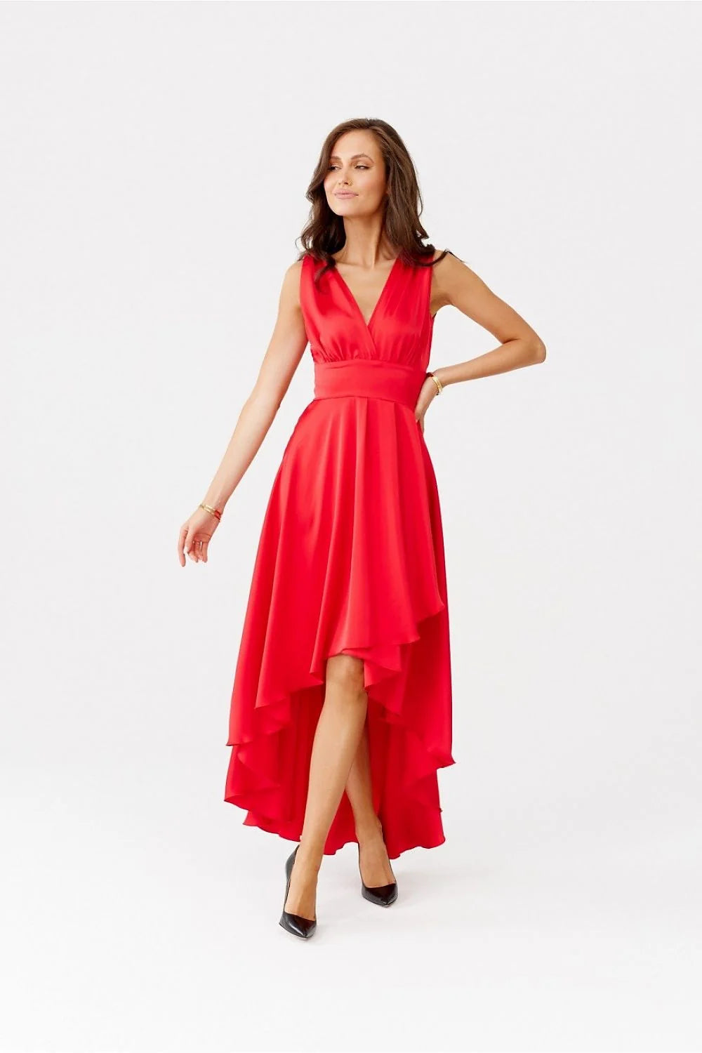 Robe de soirée élégante longue sans manches encolure en V coupe asymétrique couleur rouge vif taille ajustable femme