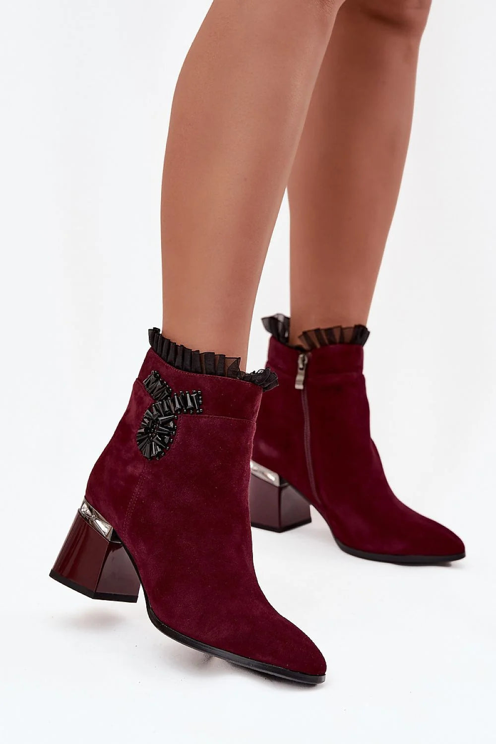 bottines femme suède bordeaux naturel doublure chaude fermeture éclair talon bloc 7cm tige 12cm bout pointu volant plissé