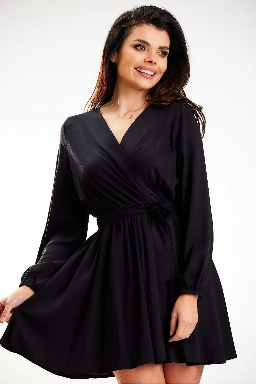 Robe de jour awama élégante courte manches longues décolleté V ceinture ajustable tissu soyeux noir polygone femme