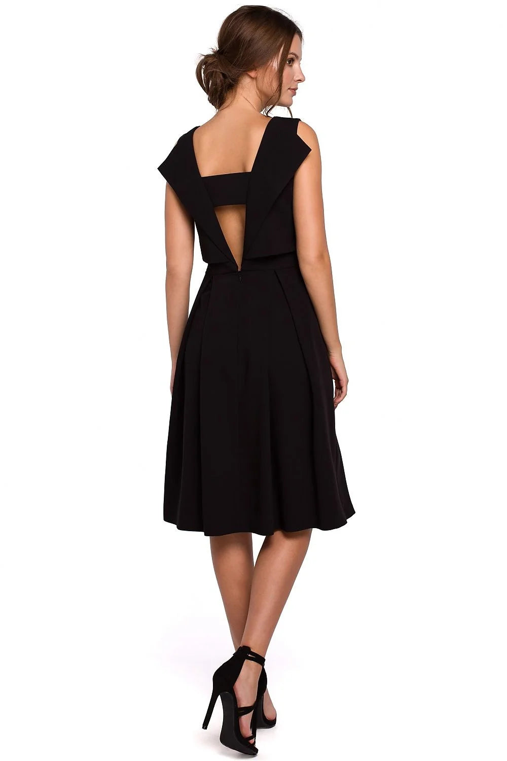 robe soirée Makover noire midi sans manches dos nu col bateau taille haute jupe évasée plissée crêpe élégante femme