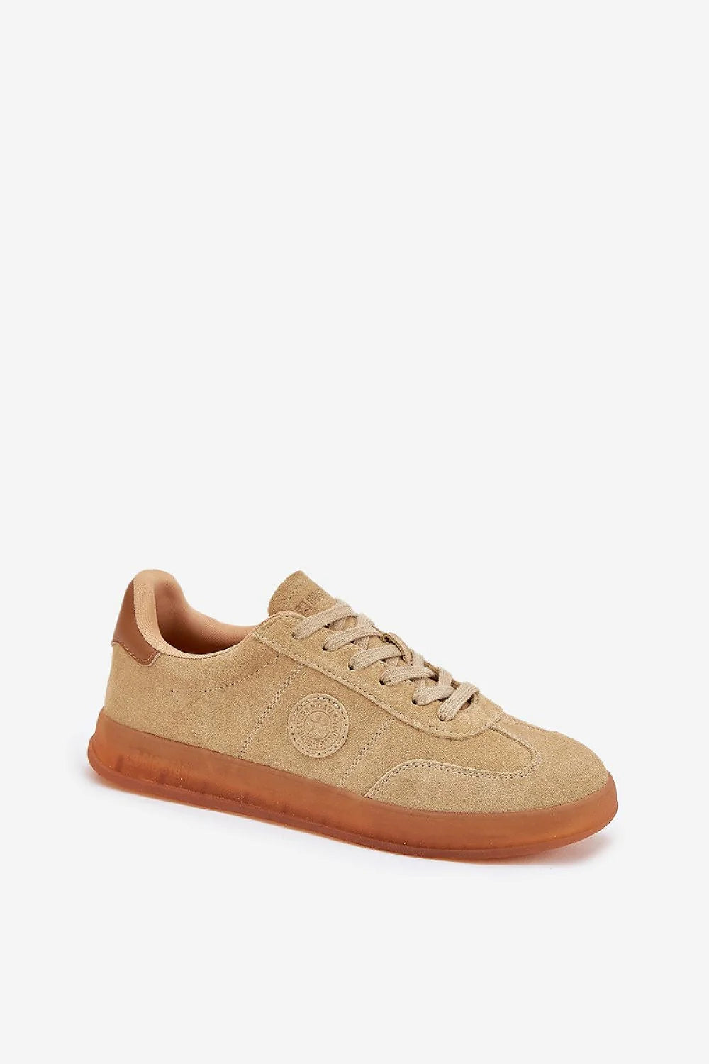 Chaussures pour femmes modernes élégantes décontractées cuir suédé beige clair logo discret semelle gomme marron HI-POLY SYSTEM