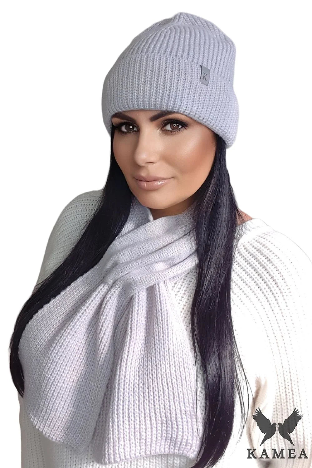 Ensemble hivernal élégant pour femmes comprenant bonnet et écharpe en coton acrylique gris clair texture côtelée