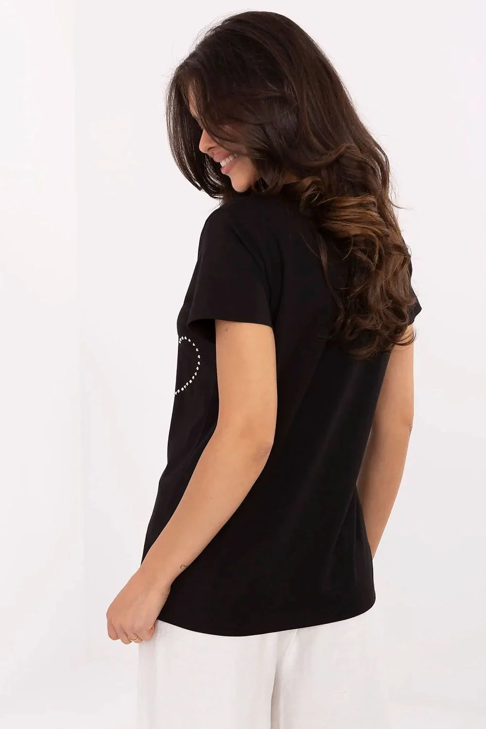 T-shirt femme noir manches courtes style casual texte cursive cœur motifs femme mode urbaine tendance