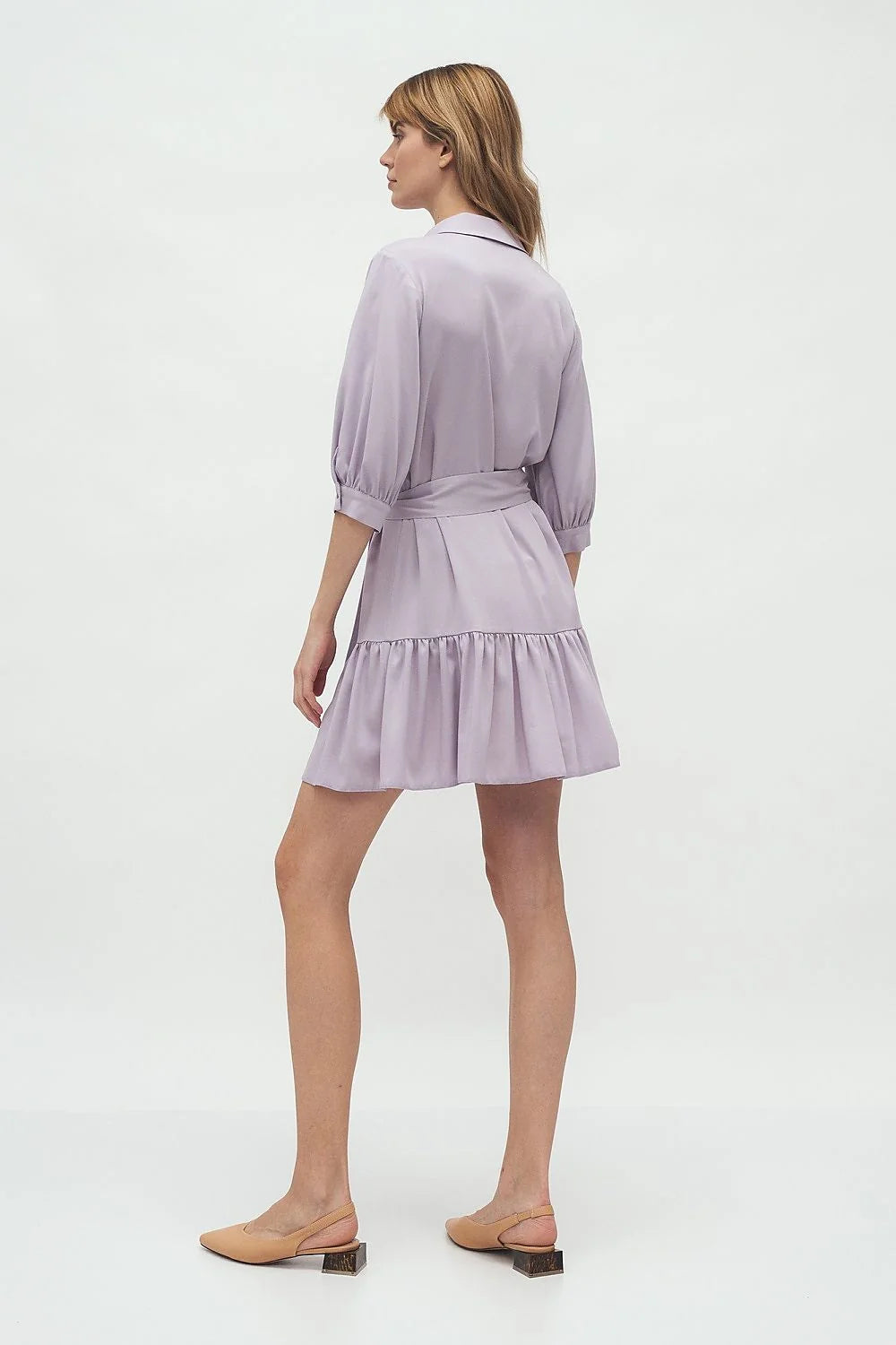 Robe chemise élégante en satin lavande manches trois-quarts avec volants et ceinture intégrée femme
