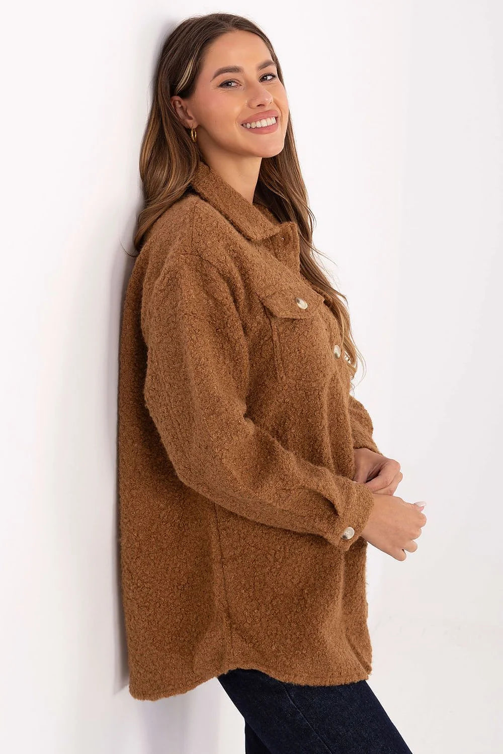 chemise bouclée femme oversize teddy cognac shacket col classique boutonnée poches rabat polaire épaisse manches longues poignets boutonnés décontractée chaude