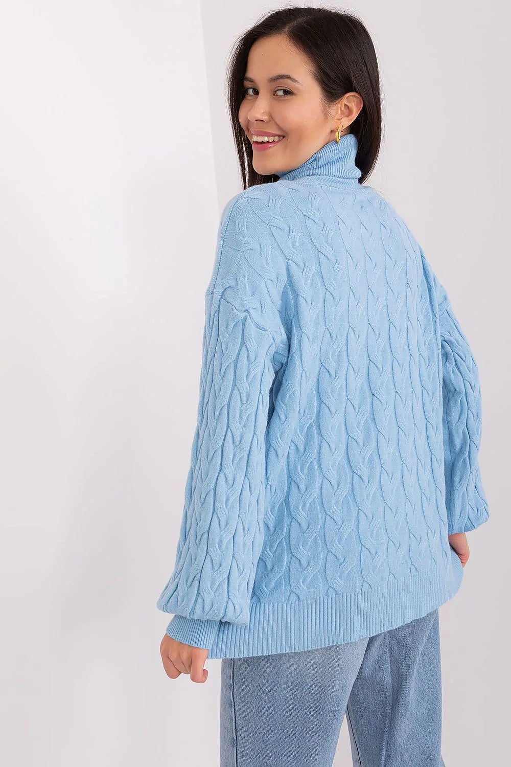 pull femme col roulé torsadé tressé bleu pastel clair maille tricotée douce oversize manches longues épaules tombantes