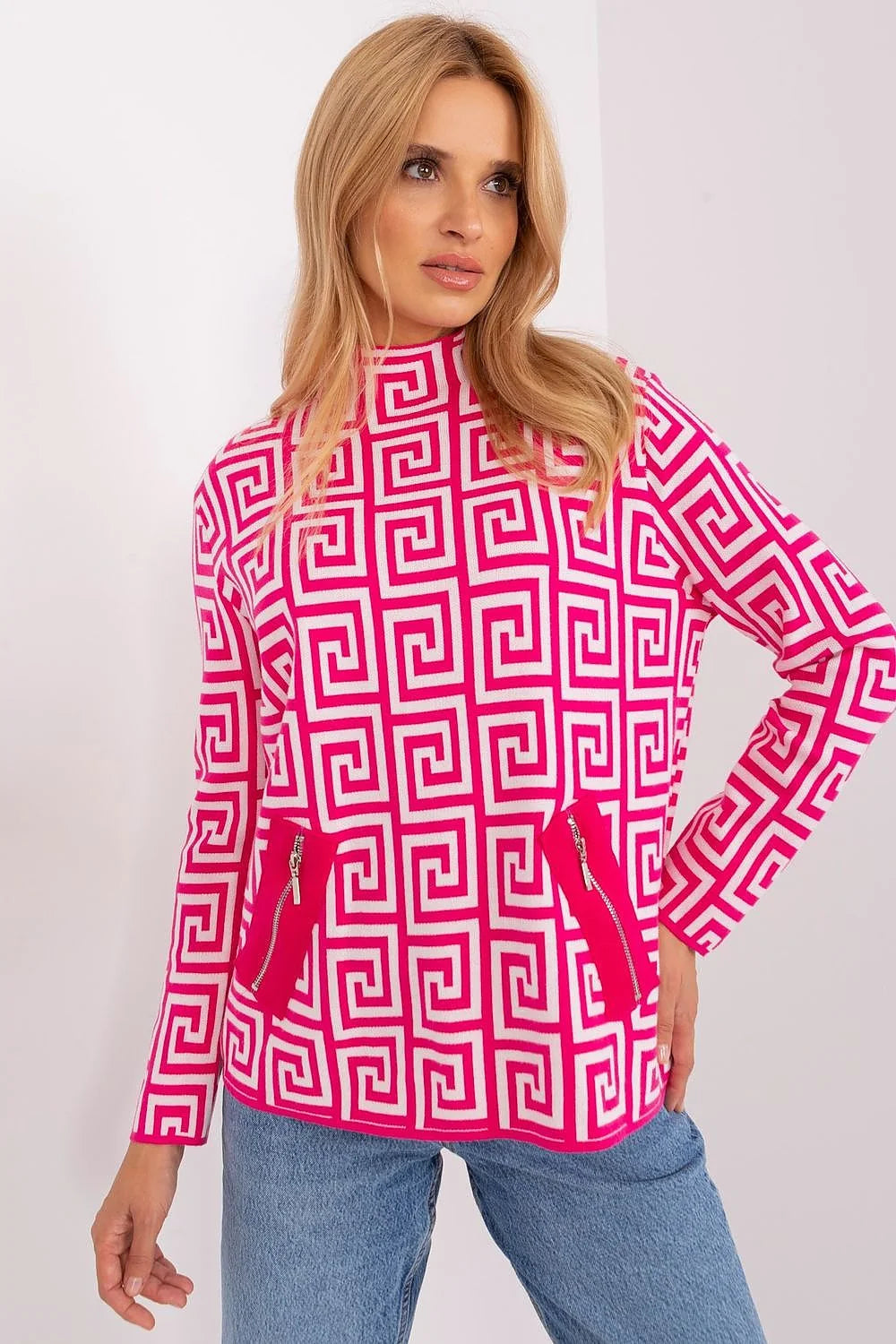 Chandail pour femme à motif géométrique fuchsia et blanc maille épaisse col montant manches longues poches zippées style audacieux mode contemporaine