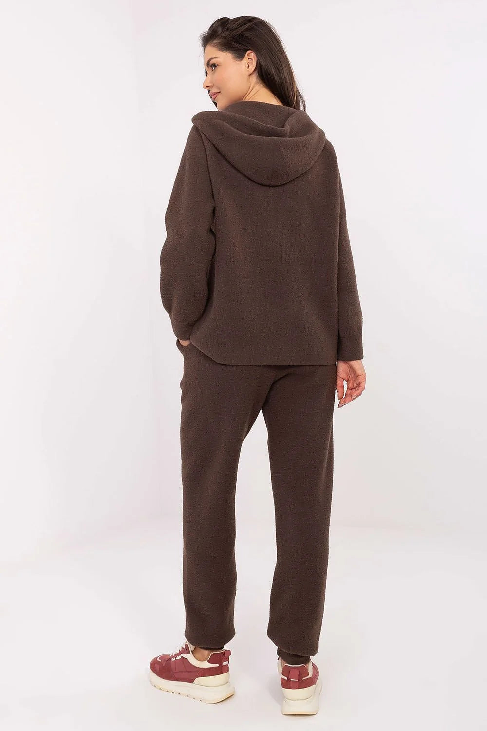 ensemble femme loungewear molleton chocolat sweat zippé capuche manches longues poches plaquées pantalon taille haute fuselé ceinture nouer