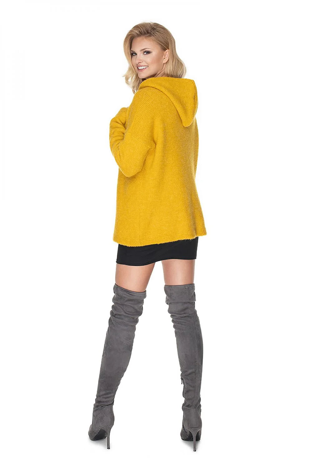 pull capuche femme jaune moutarde oversize maille grosse douce duveteuse ample tunique col V large manches longues