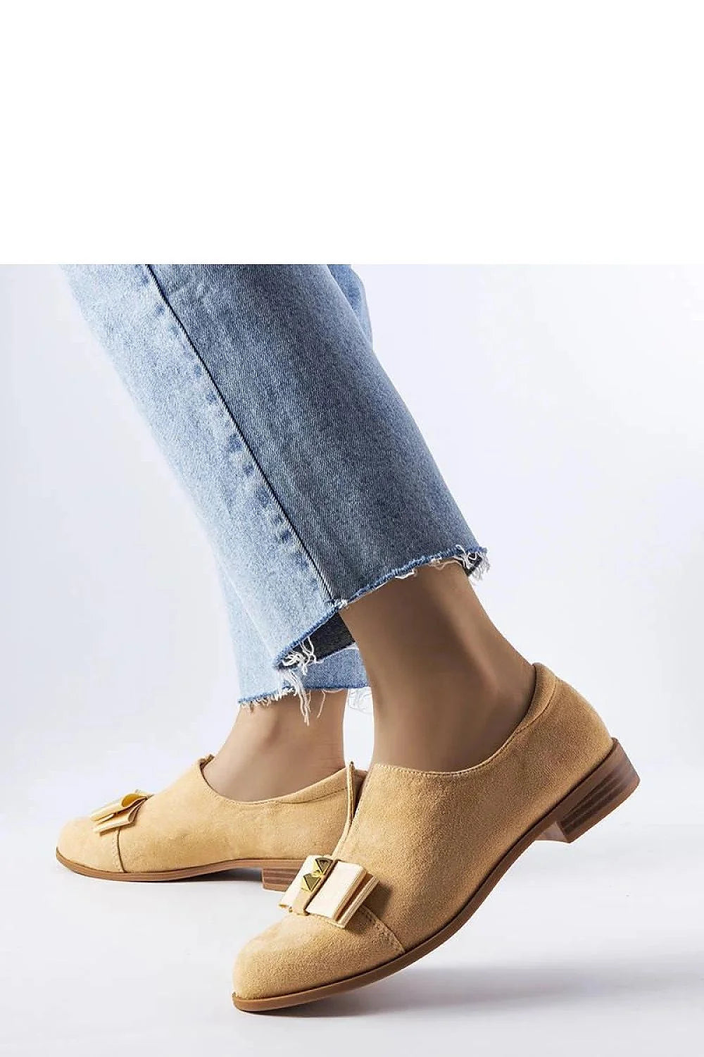 Chaussures basses élégantes pour femmes, design classique intemporel, matériaux luxueux, confort maximal, occasions décontractées ou semi-formelles