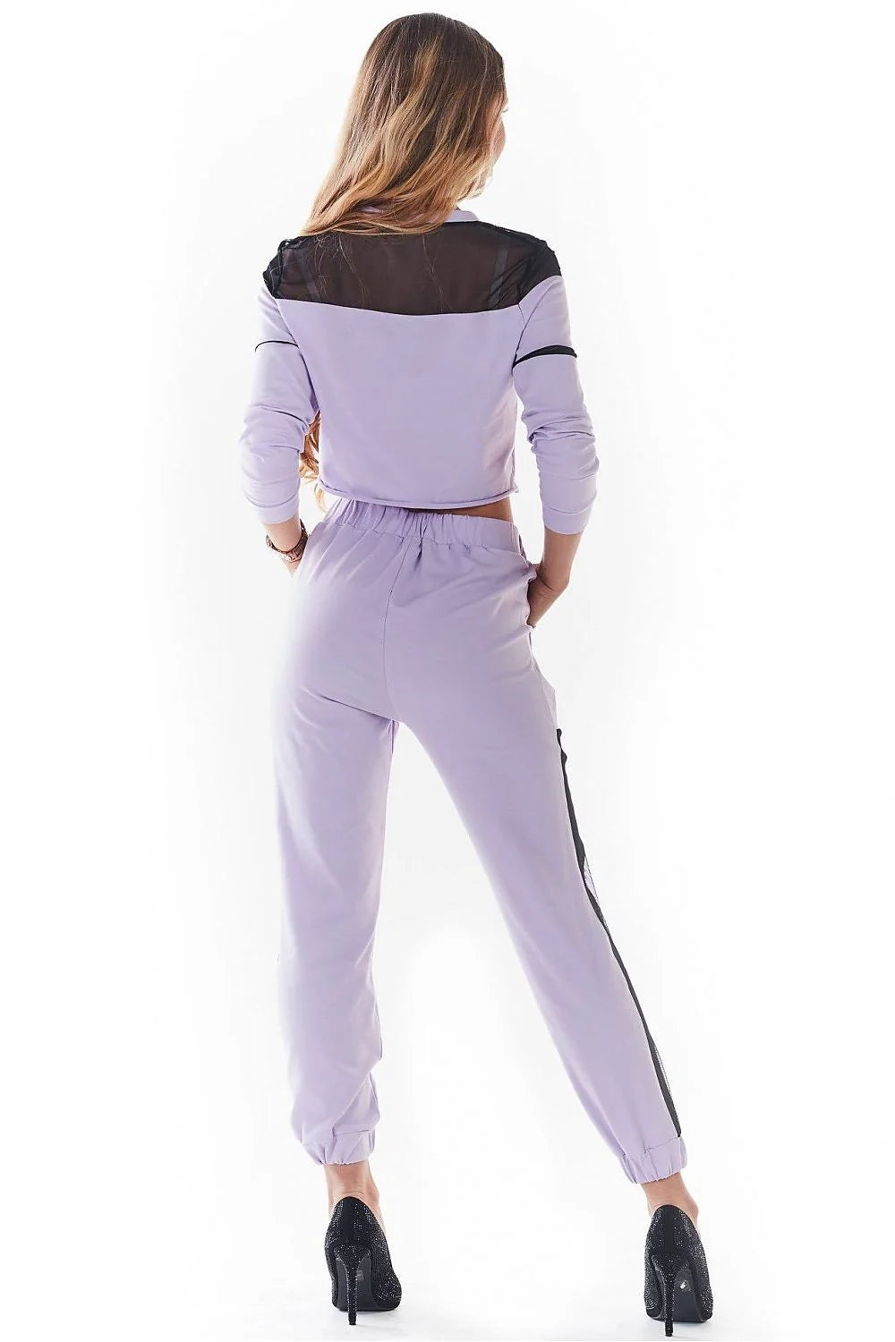 Ensemble sportswear femme Infinite You lavande pastel contrastants noirs mode athleisure deux pièces crop top manches longues pantalon taille élastiquée