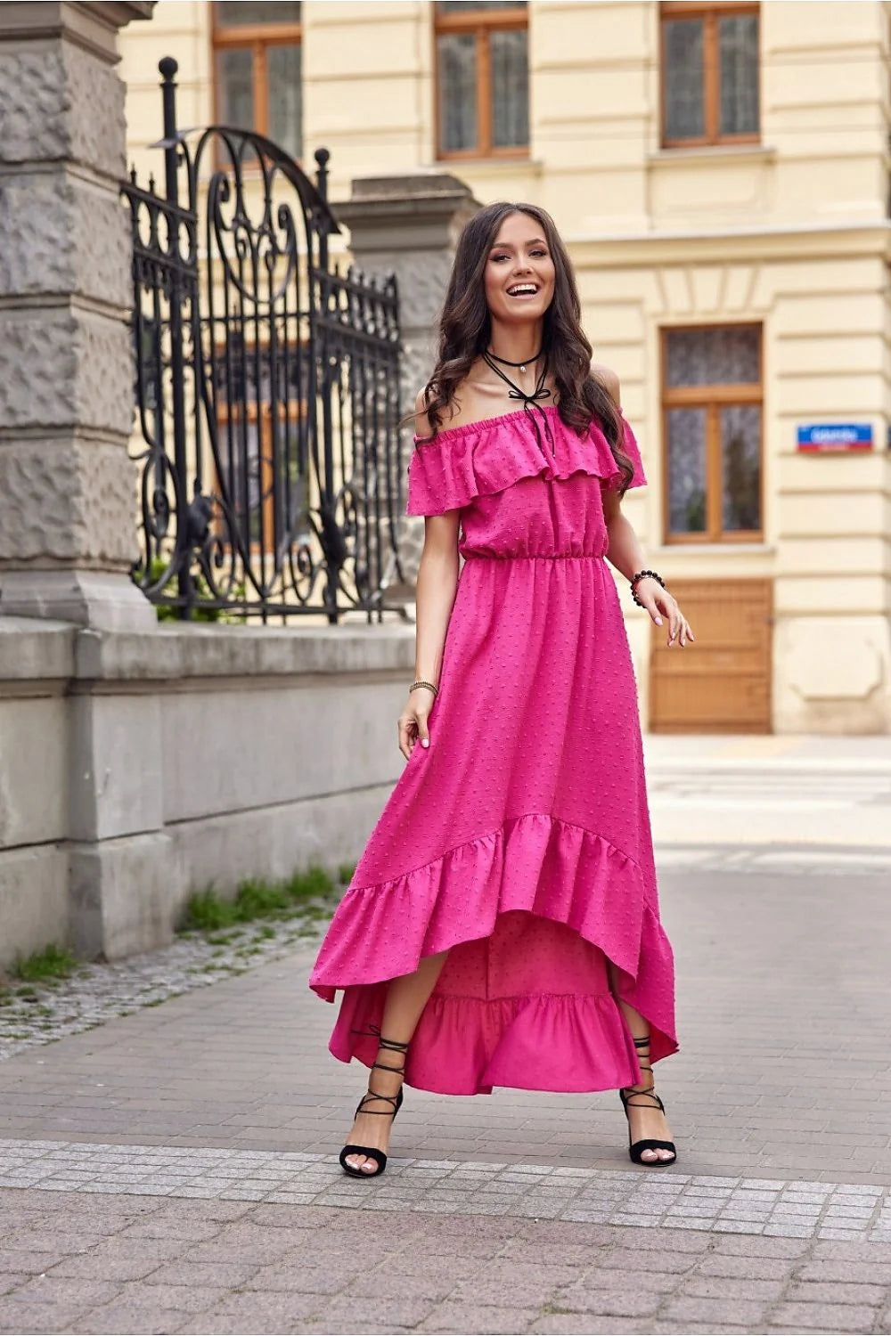 robe longue asymétrique bohème épaules ouvertes volants ourlet rose vif pois plumetis fluide léger respirant taille élastique cintrée femme estivale