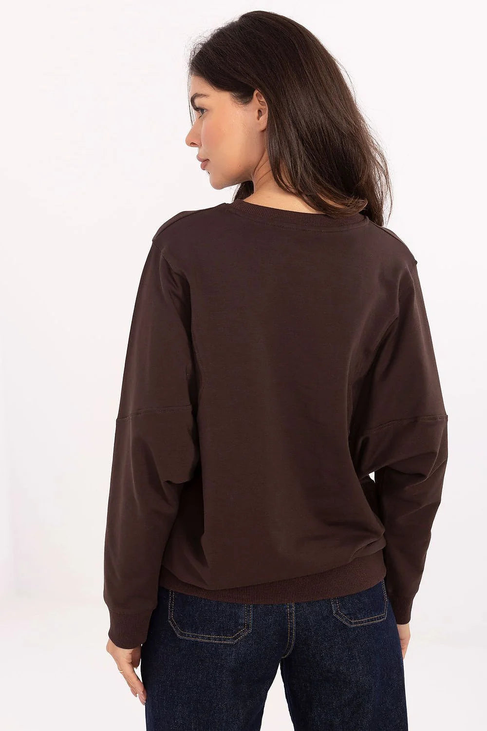 sweatshirt femme oversize marron chocolat col rond manches longues coupe ample longueur hanches ourlet poignets côtelés coton patch