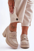 Chaussures basses à talons mocassins femmes cuir naturel plateforme épaisse talon carré beige clair décoration métallique