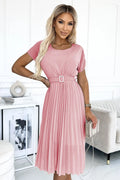 Robe de cocktail élégante en mousseline de soie rose poudré avec ceinture et manches courtes pour femme