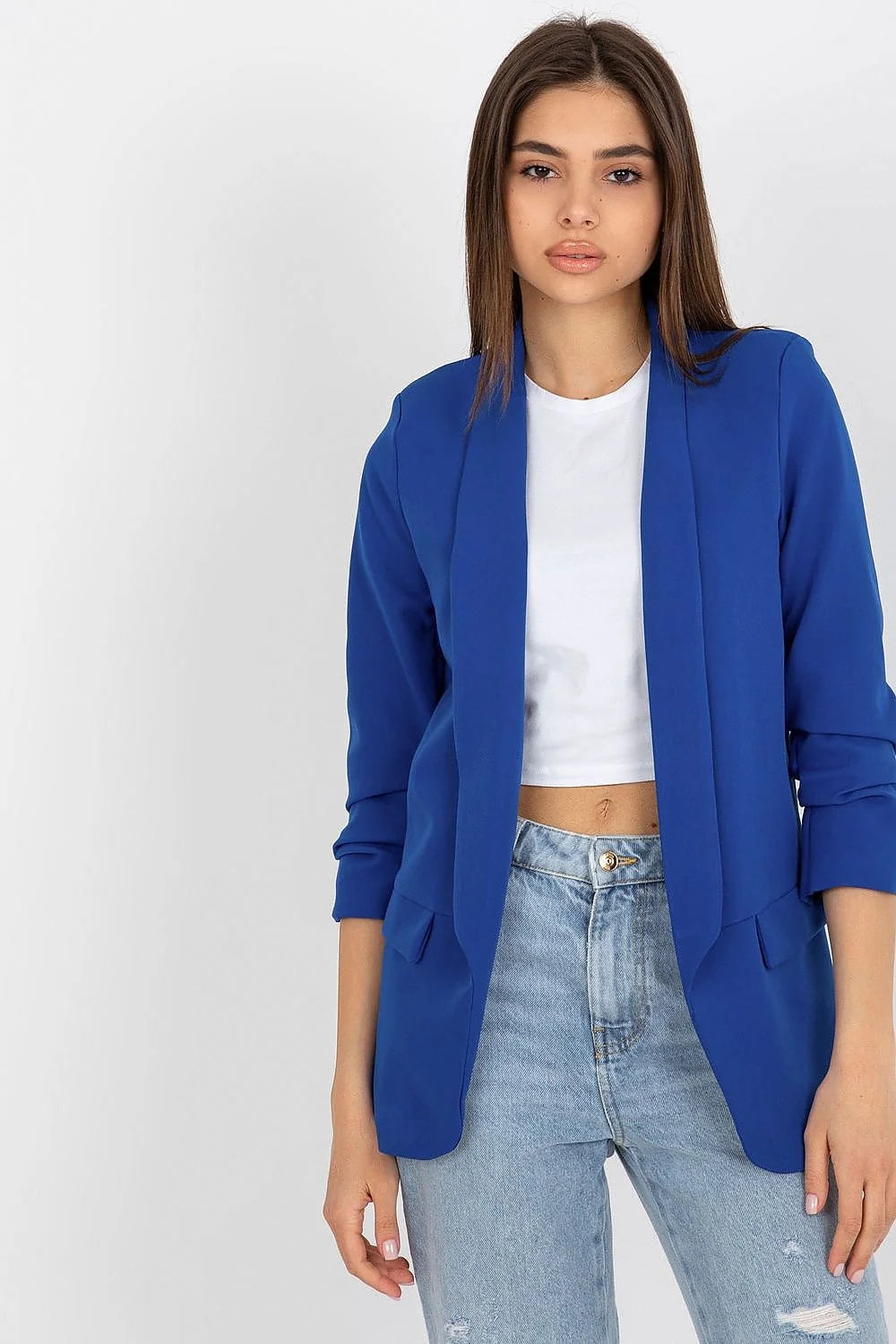 Blazer femme style contemporain bleu roi matière lisse polyester élasthanne ajusté manches longues poches factices rabat
