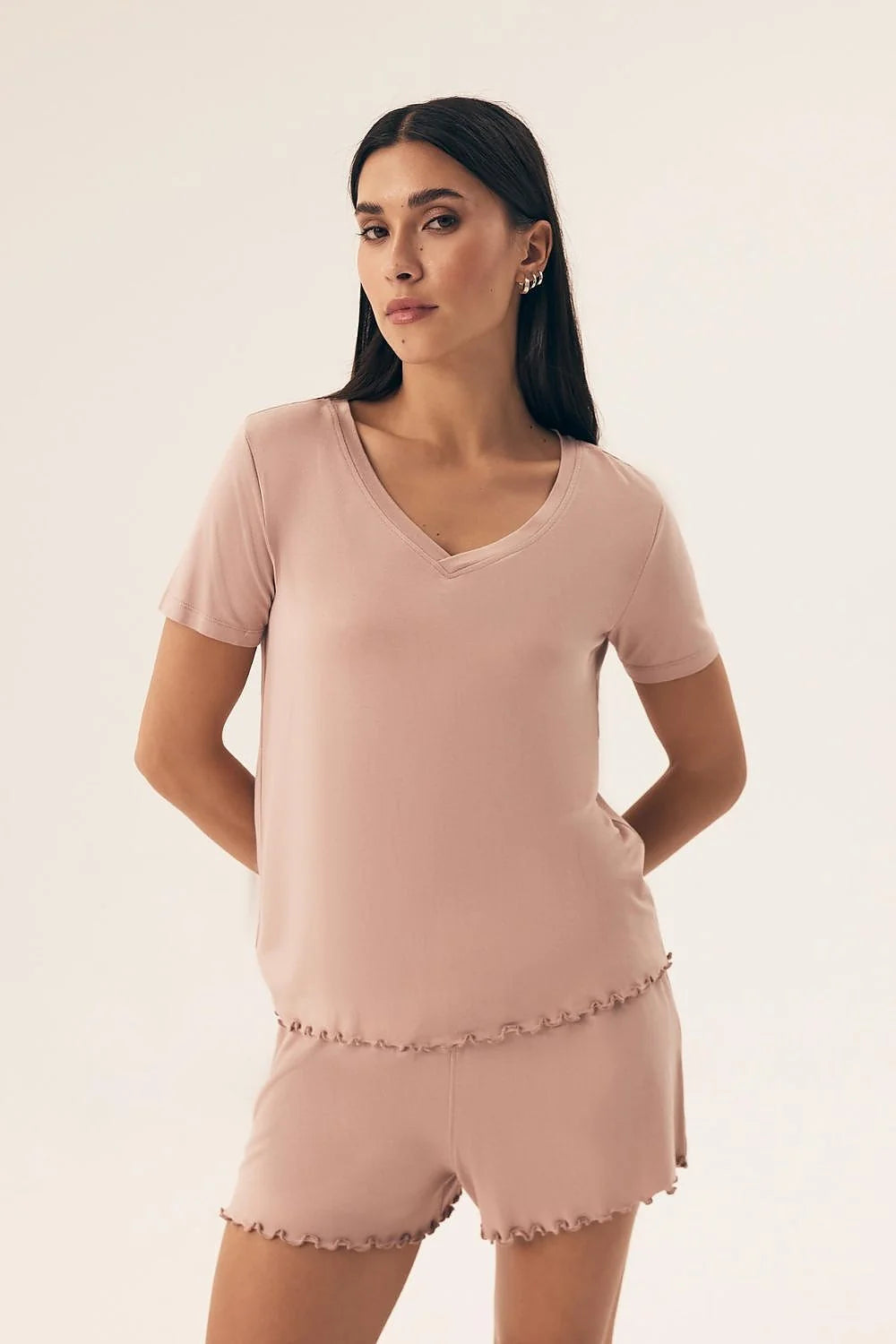 Pyjama Henderson féminin élégant en viscose 95% elasthanne 5% rose pâle ensemble 2 pièces manches courtes col V short élastique