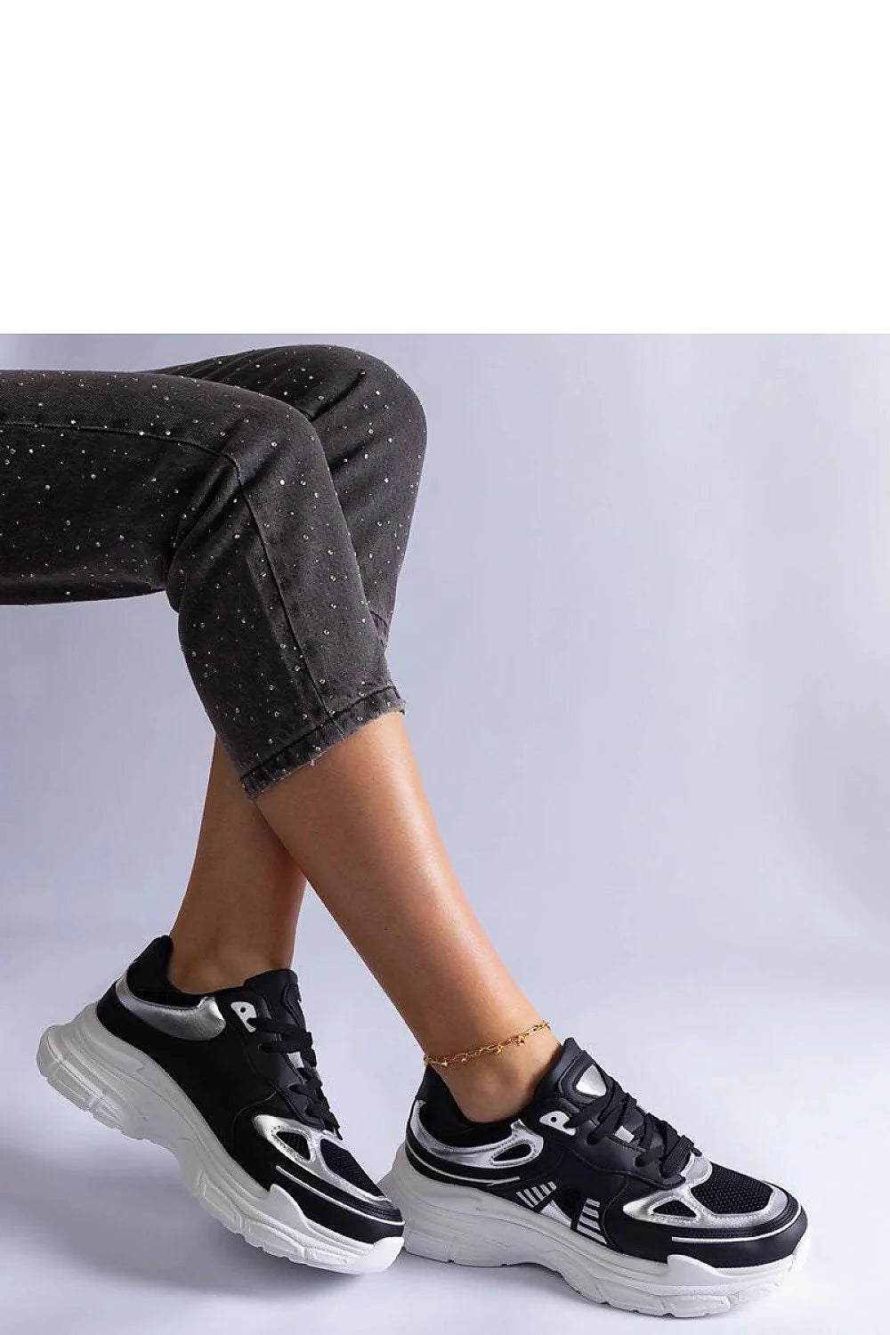 Baskets cuir synthétique modernes confortables semelle épaisse pour femmes élégantes et sportives au quotidien