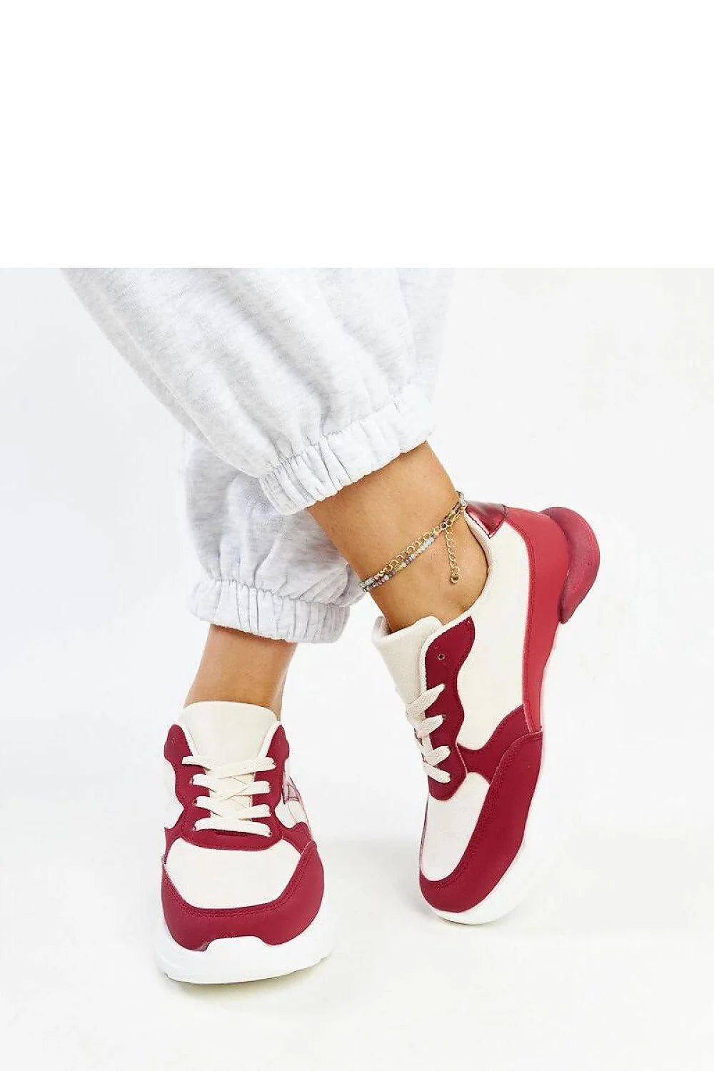 Baskets mode urbaine pour femmes couleurs audacieuses confort style élégance baskets rouge bordeaux crème