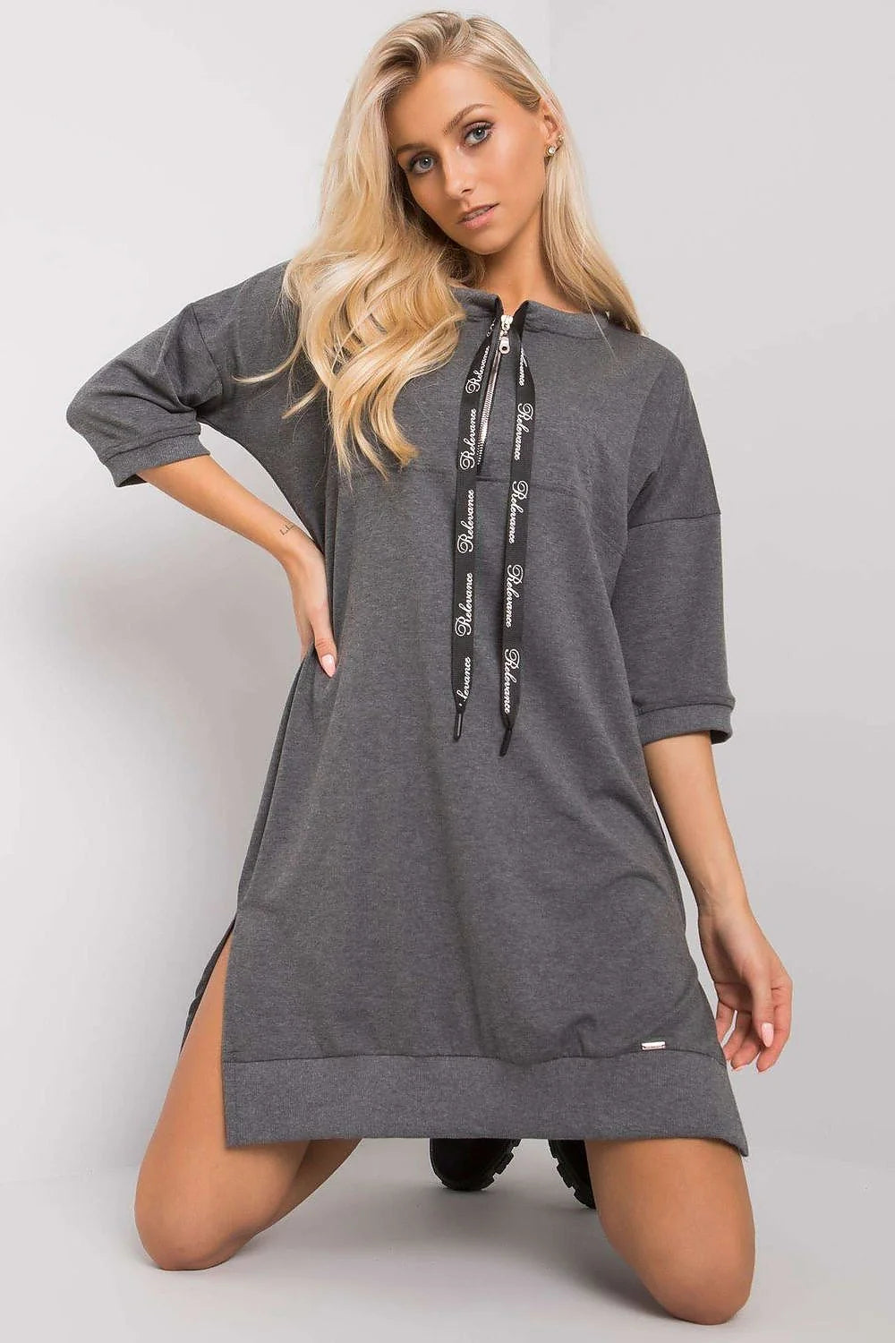 robe casual femme taupe coton elasthanne manches trois quarts fentes latérales coupe loose oversize cordon noir amovible bords côtes