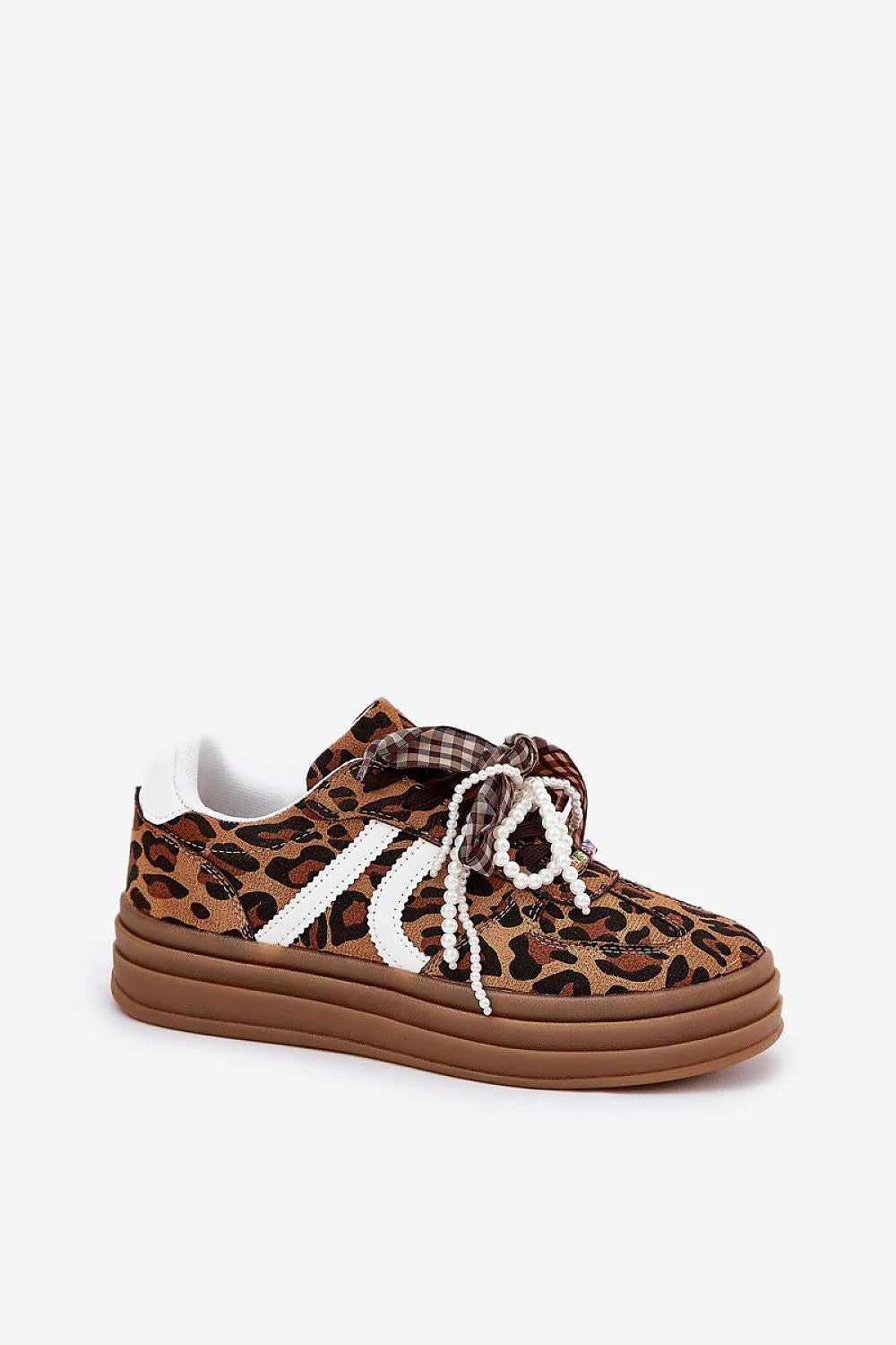 Chaussures mode féminines imprimé léopard tendance confort baskets basse textile cuir synthétique lacets larges perles blanches boho style