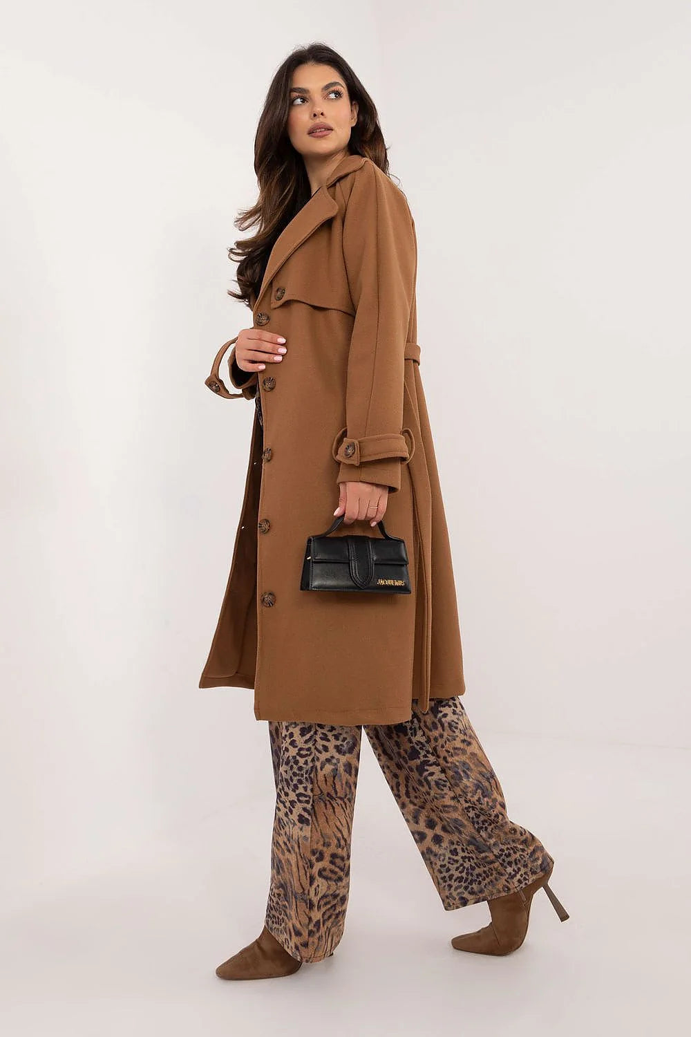 manteau camel trench laine élégant doubleboutonnage ceinture ajustable manches sangles réglables grands revers coupe droite oversize longueur genou