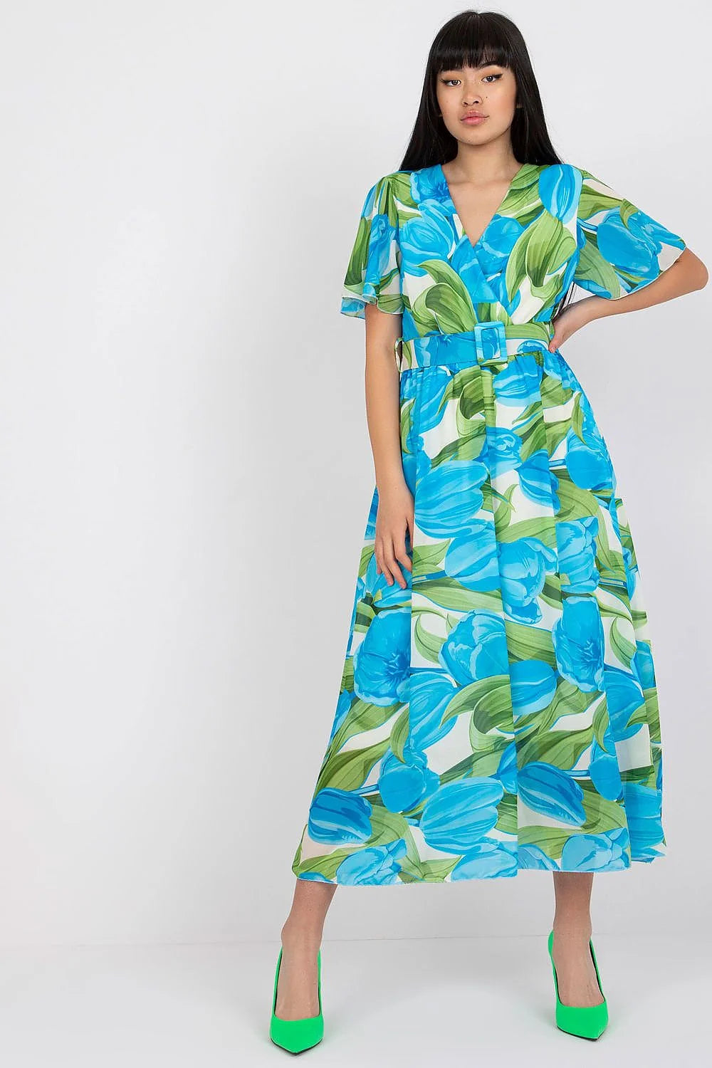 Robe d'été féminine manches courtes style décontracté-chic polyester elasthanne vert blanc robe fluide évasée taille ajustable pour femmes