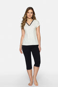 pyjama Babella femme confortable élégante pastel beige pois noirs viscose élasthanne chemisier col V manches courtes capri noir ajusté dentelle