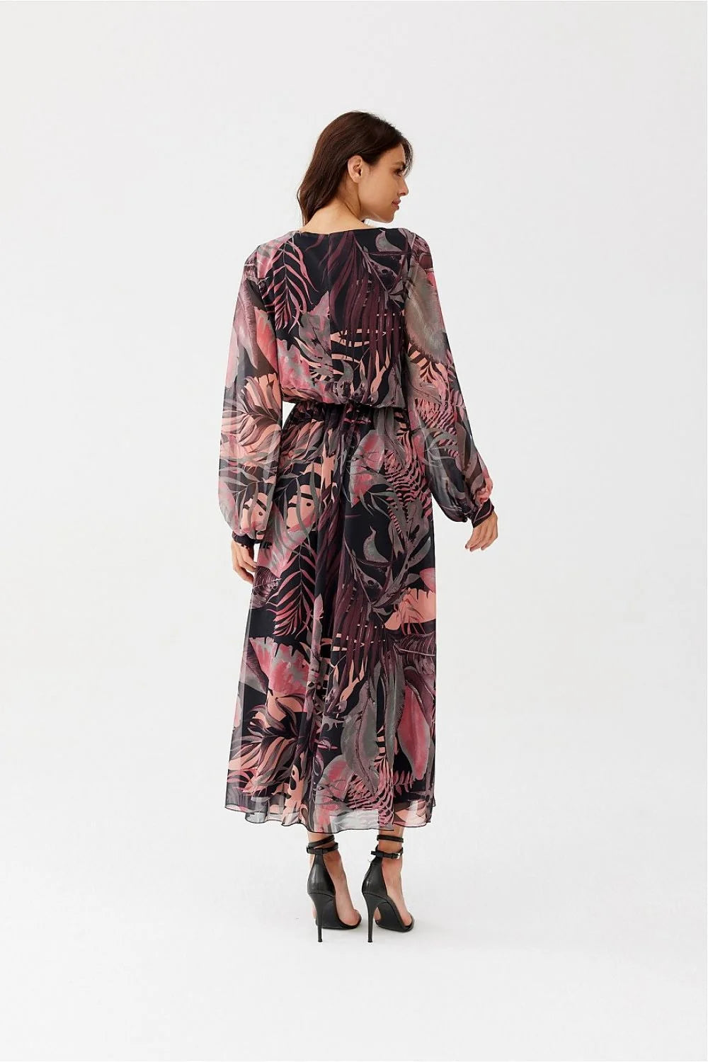 Robe Ariela longue mousseline de soie motifs tropicaux manches longues en V taille ajustable femme