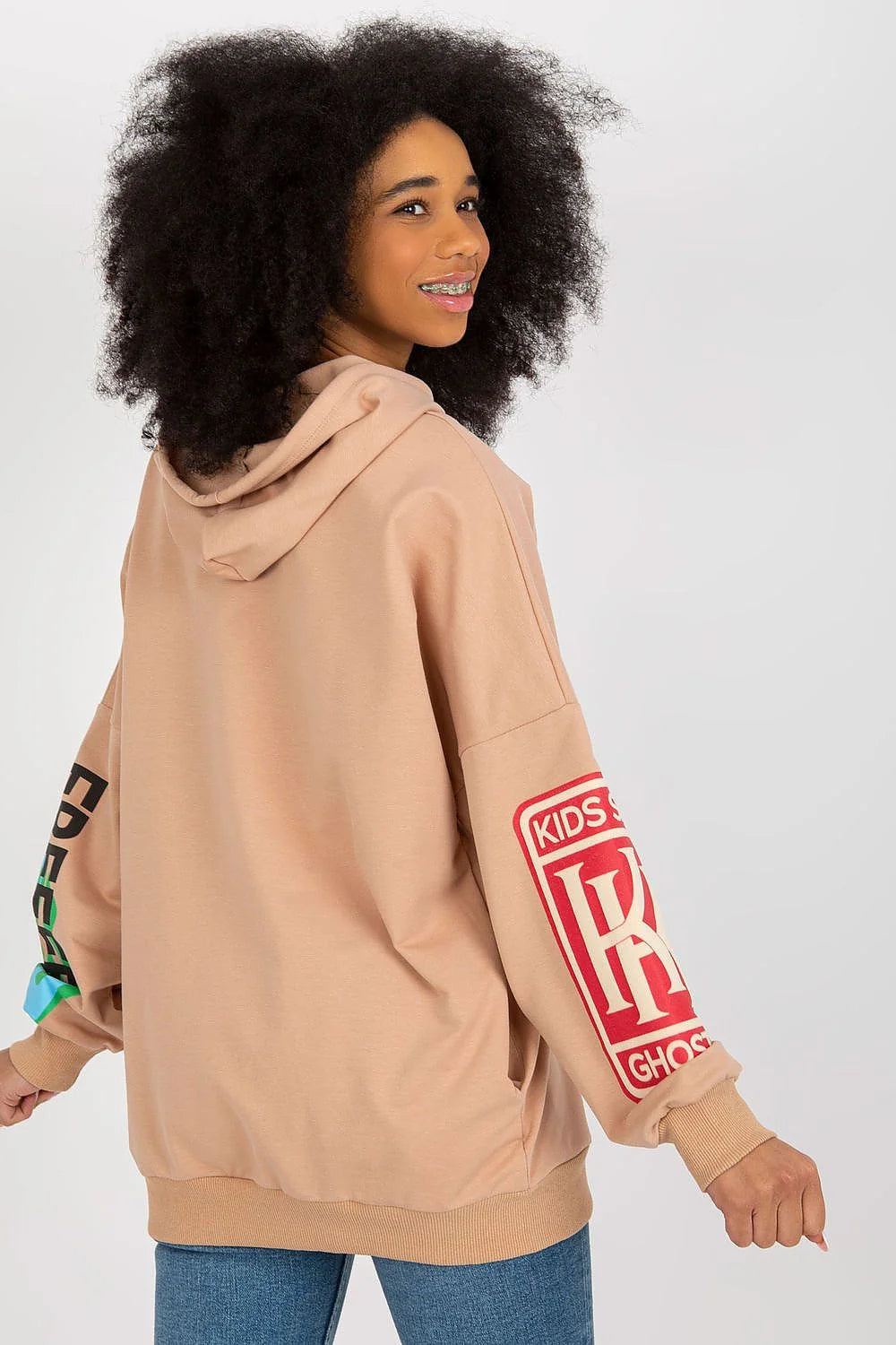 Sweatshirt Fancy Femme Streetwear Coupe Oversize Capuche Manches Longues Imprimés Élégants Tissu Doux Confort Mode Urbaine