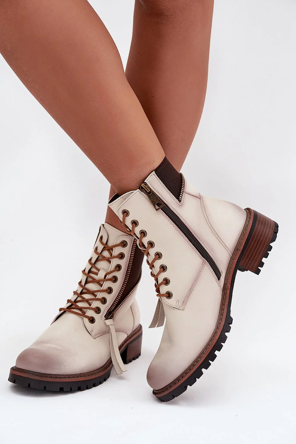 bottines femme Vinceza simili cuir beige tige mi haute bout rond patinée lacets zip latéral semelle crantée antidérapante