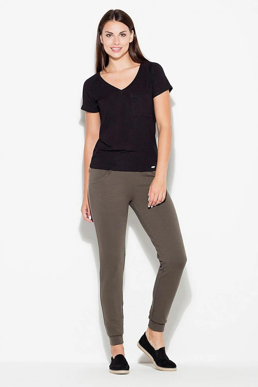 T-shirt noir coton basique confort col V ajusté manches courtes style casual prêt-à-porter féminin