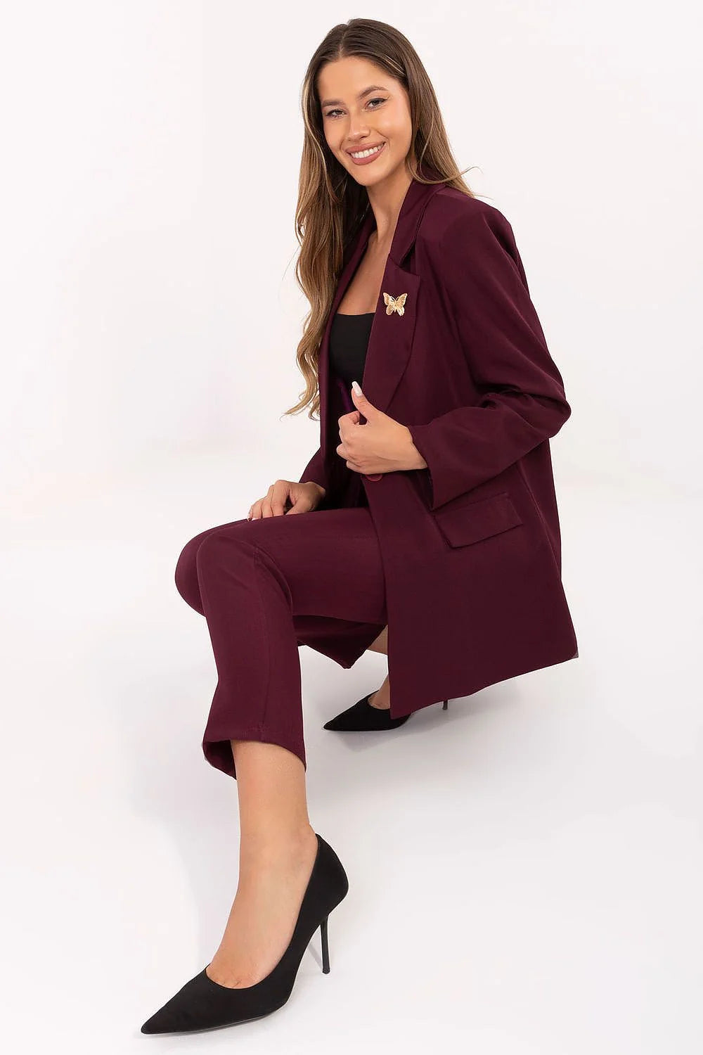 veste blazer tailleur femme oversize longue revers crantés bordeaux structuré polyester élasthanne doublure épaulettes cousues manches longues broche papillon dorée