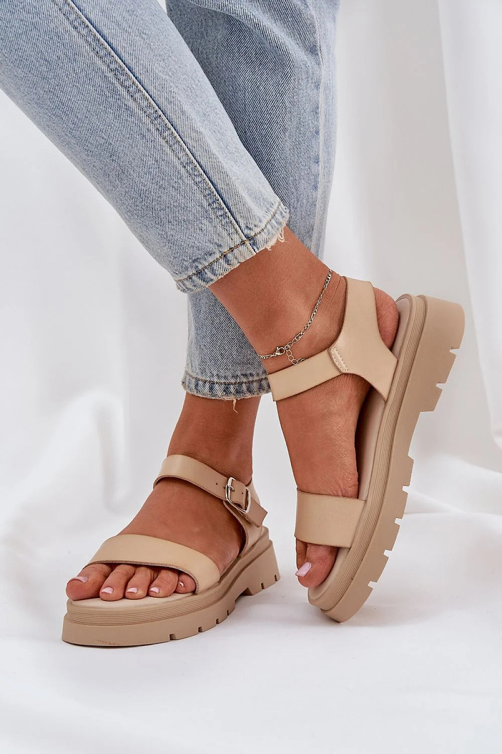 Sandales platesforme cuir vegan femmes confortables été plage城市 style ouvert manches longues dos nu dentelle noire taille ajustable femme