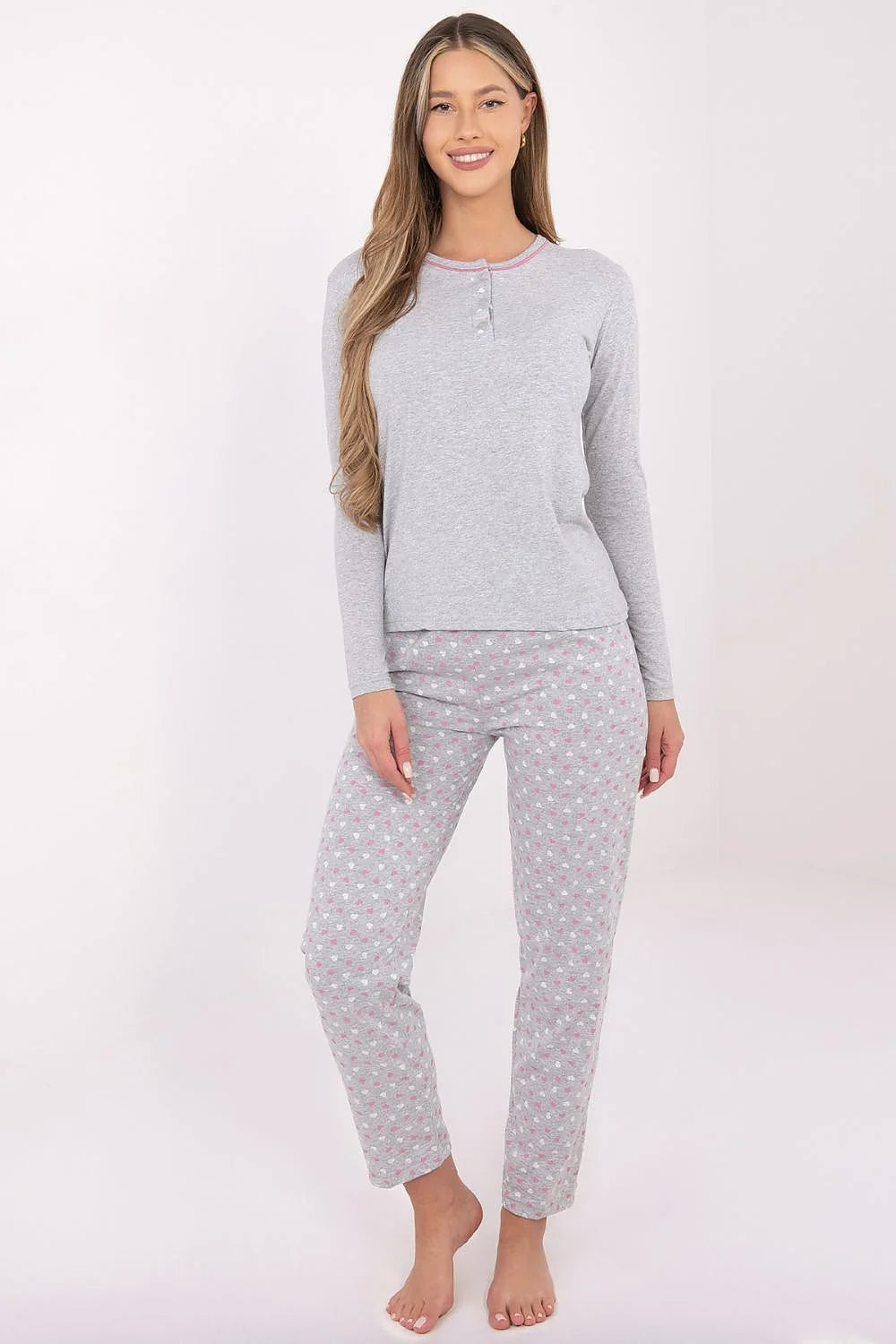 pyjama femme deux pièces coton doux confortable manches longues col rond boutons décoratifs pantalon droit gris chiné cœurs blancs roses