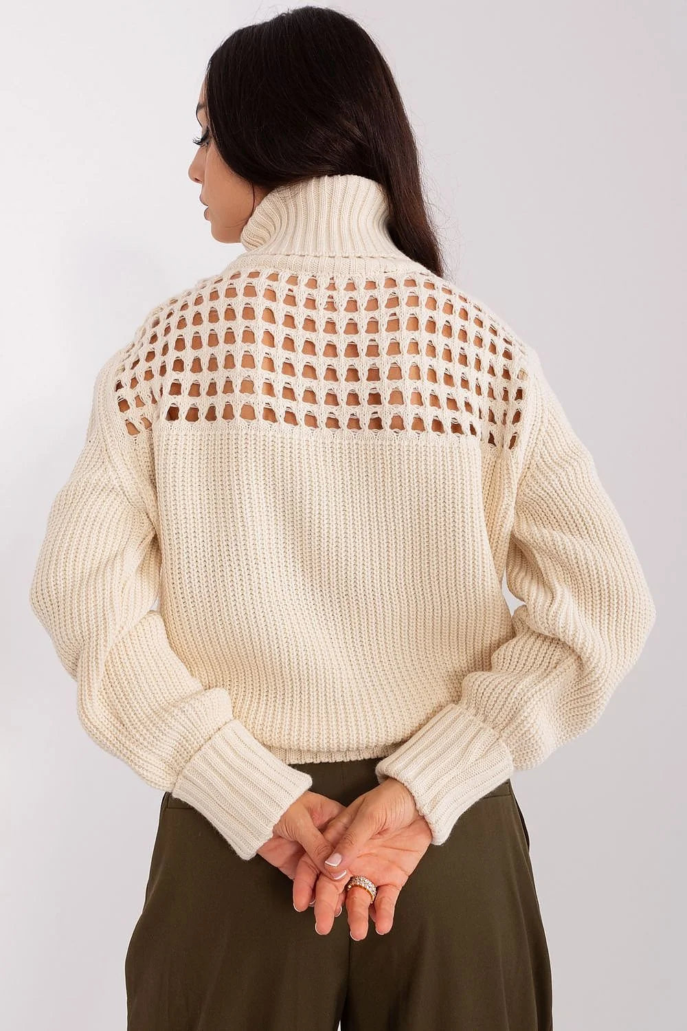 Pull à col roulé pour femmes modern design tricot ajouré beige crème matière épaisse hiver