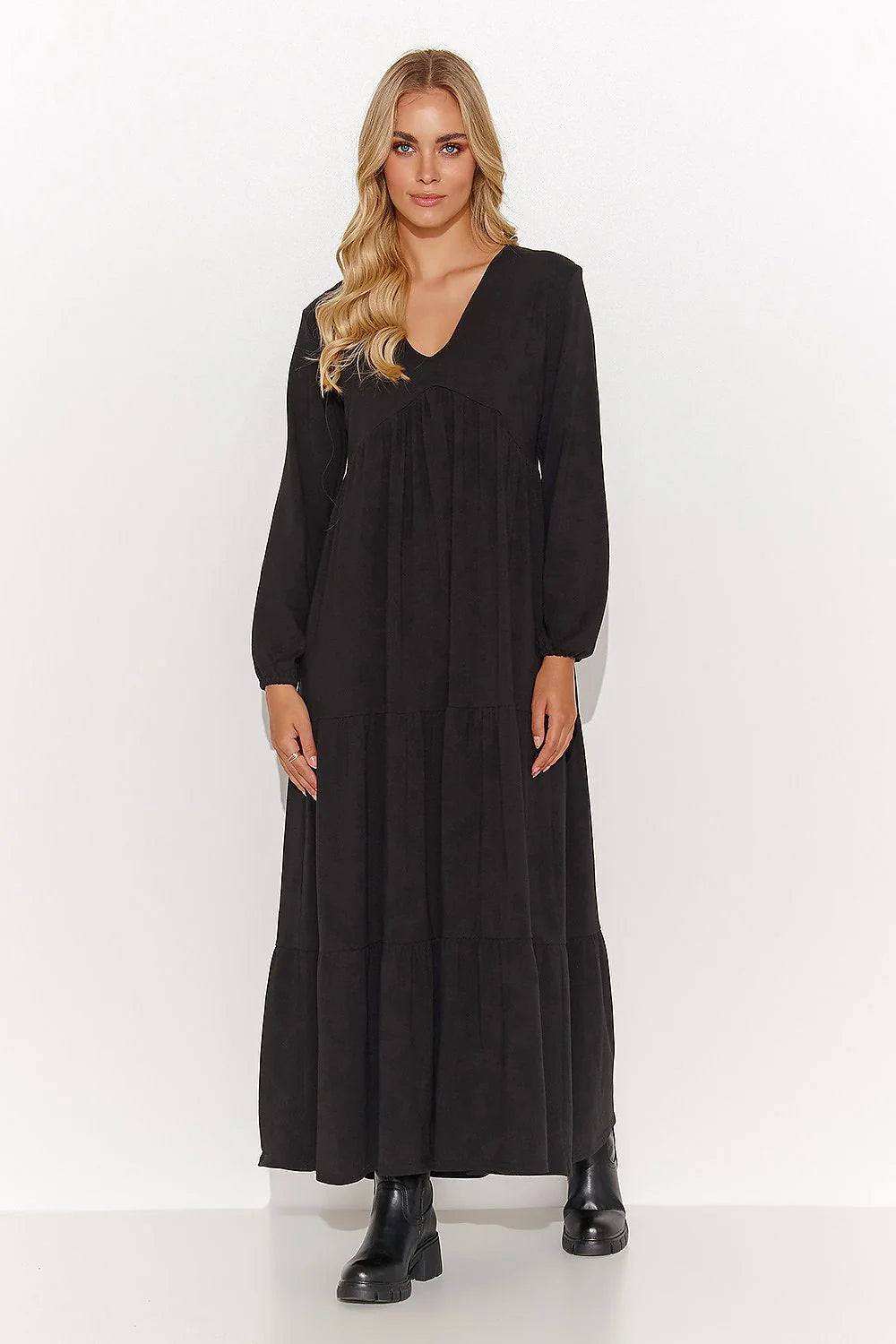 Robe de jour Makadamia longue ample encolure en V manches longues bouffantes couleur noire boho chic femme