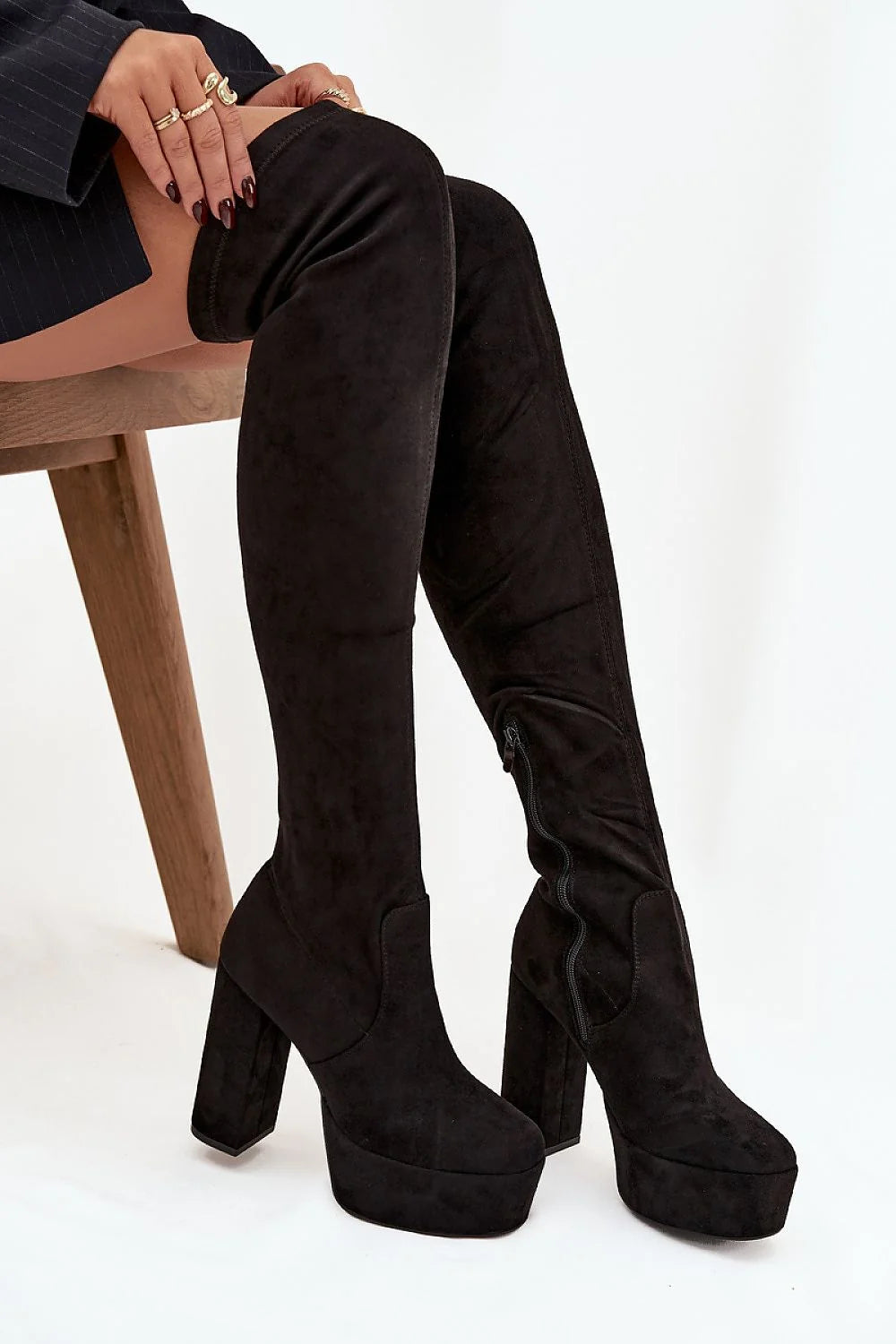 cuissardes noires suédine effet daim tige haute extensible fermeture éclair intérieure plateforme épaisse talon bloc haut maintien confortable silhouette élancée