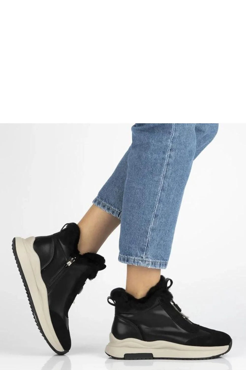 bottines noires cuir naturel fourrées plateforme 4cm semelle crantée zippée fermeture talon compensé maintien isolante urbaine confortable finition soignée