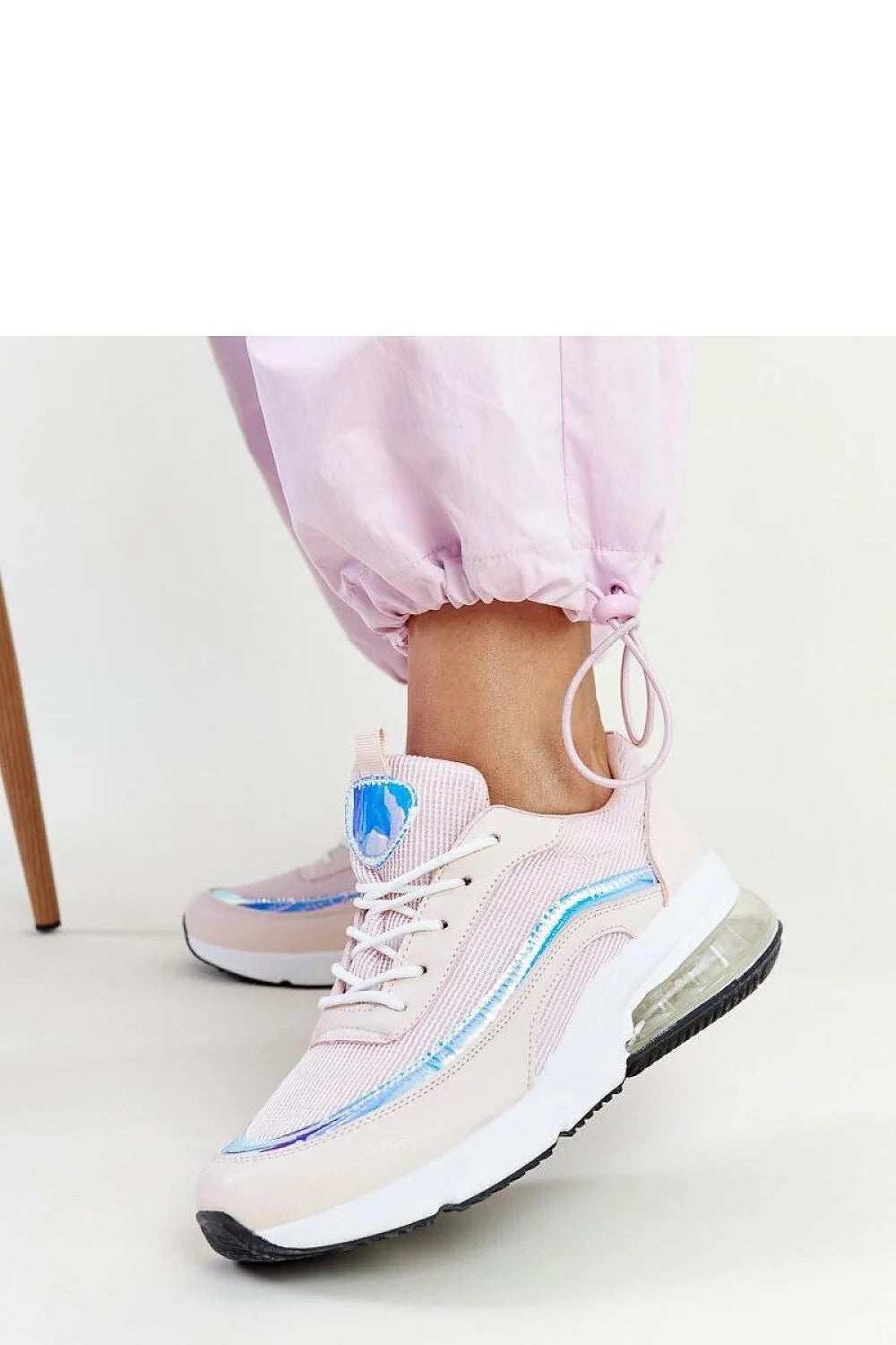 Baskets féminines modernes design sportif tendance style urbain semelle épaisse mesh respirant rose pâle irisé
